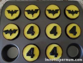 batman cupcakes