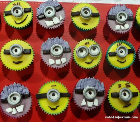 minion cupcakes